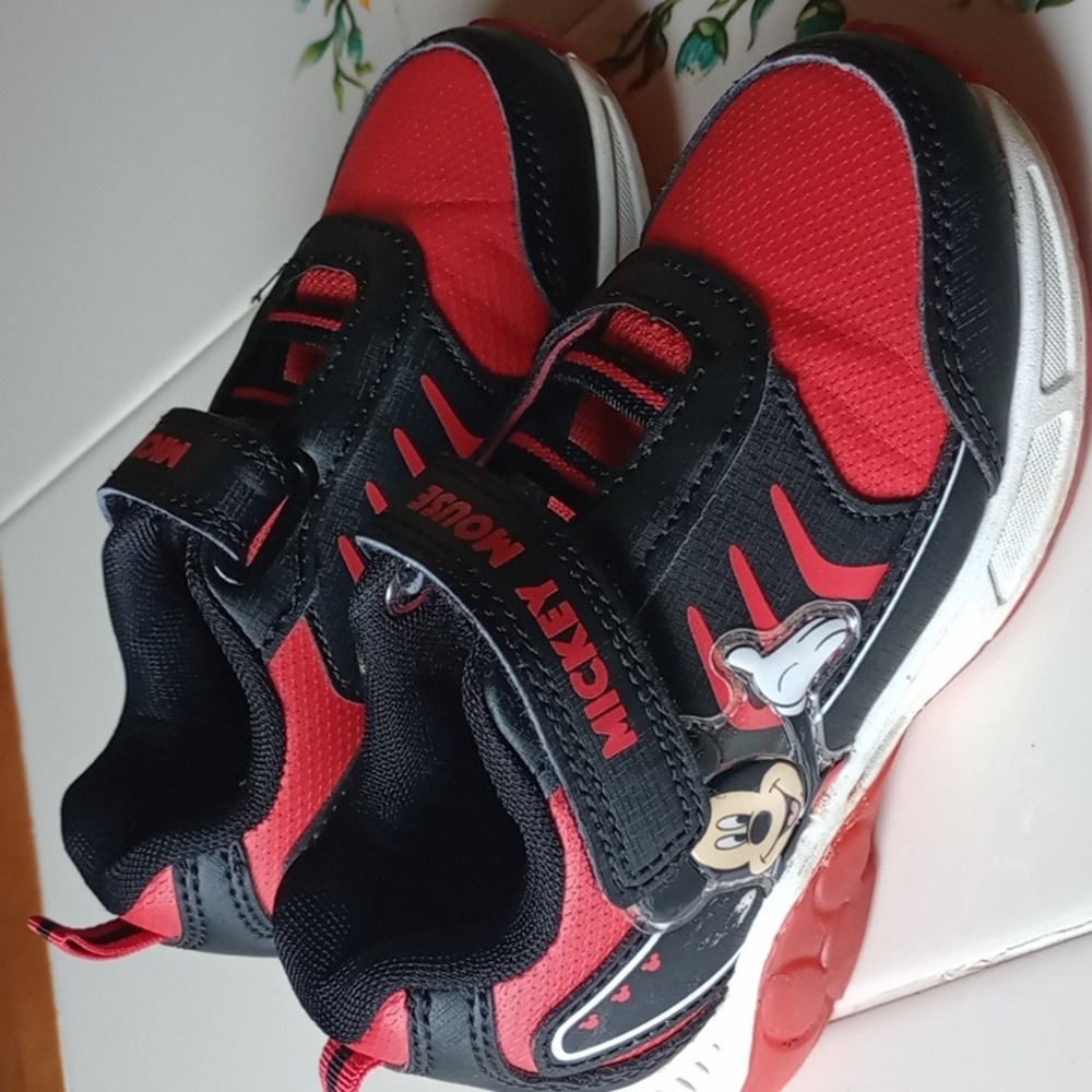 Mickey Mouse ✌🏼 Boys Light up Sneakers - Picture 2 of 7